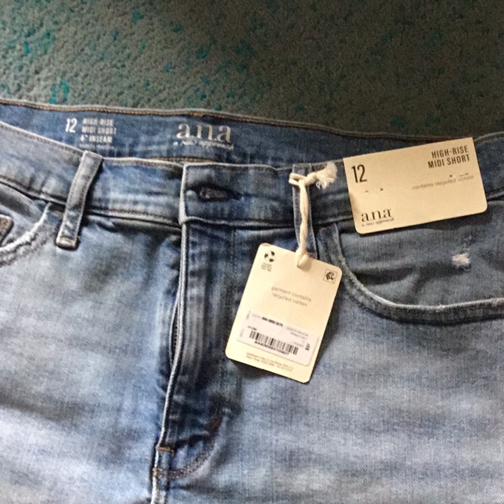 High Rise Midi Short - Picture 3 of 4